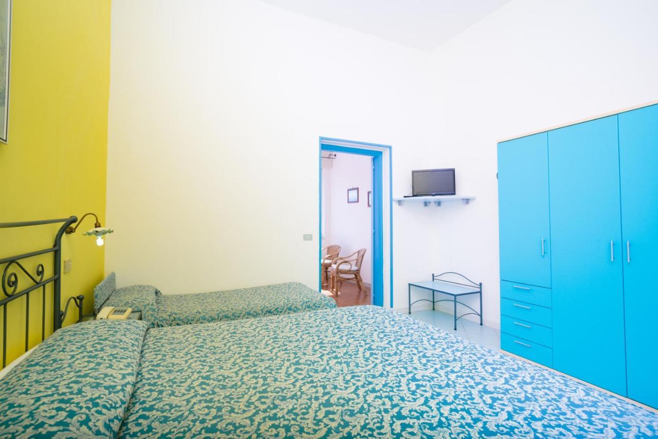 Hotel Celeste Procida Exteriör bild