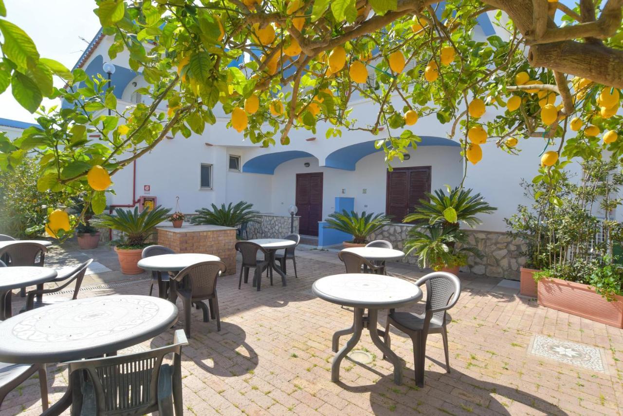 Hotel Celeste Procida Exteriör bild