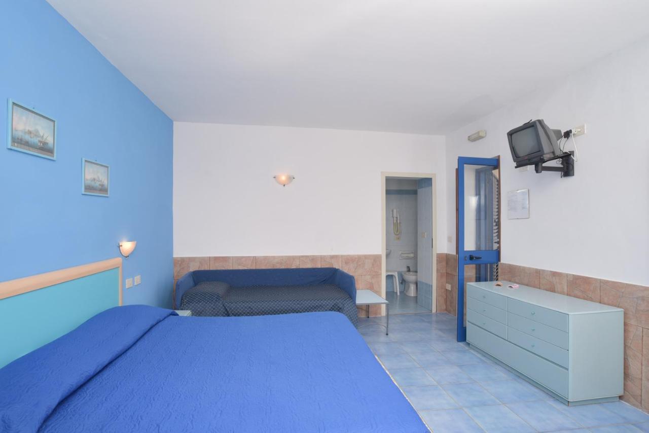 Hotel Celeste Procida Exteriör bild