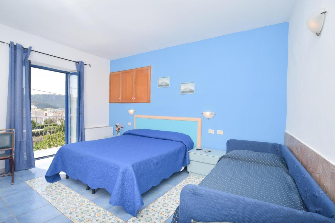 Hotel Celeste Procida Exteriör bild