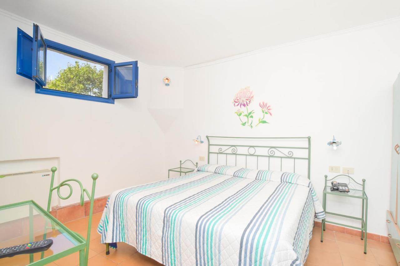 Hotel Celeste Procida Exteriör bild