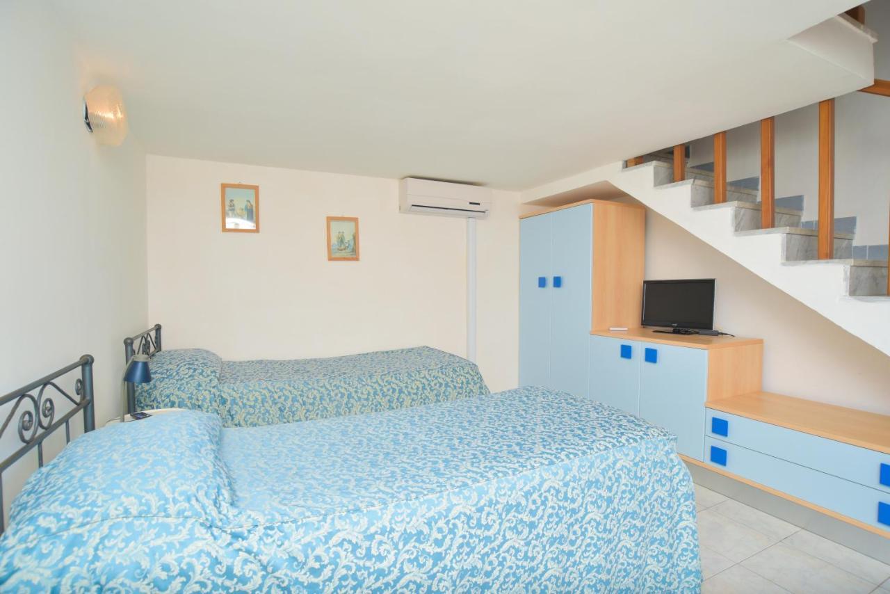 Hotel Celeste Procida Exteriör bild