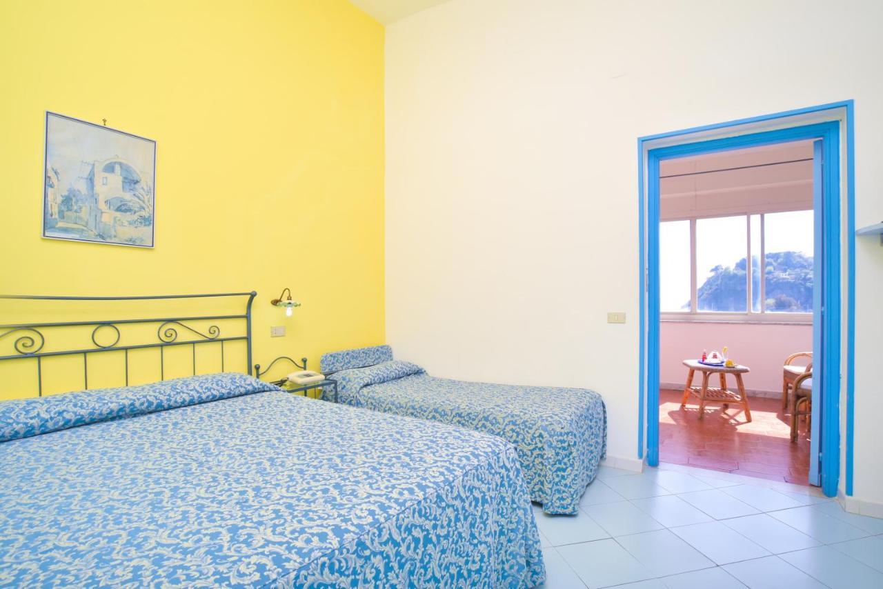 Hotel Celeste Procida Exteriör bild