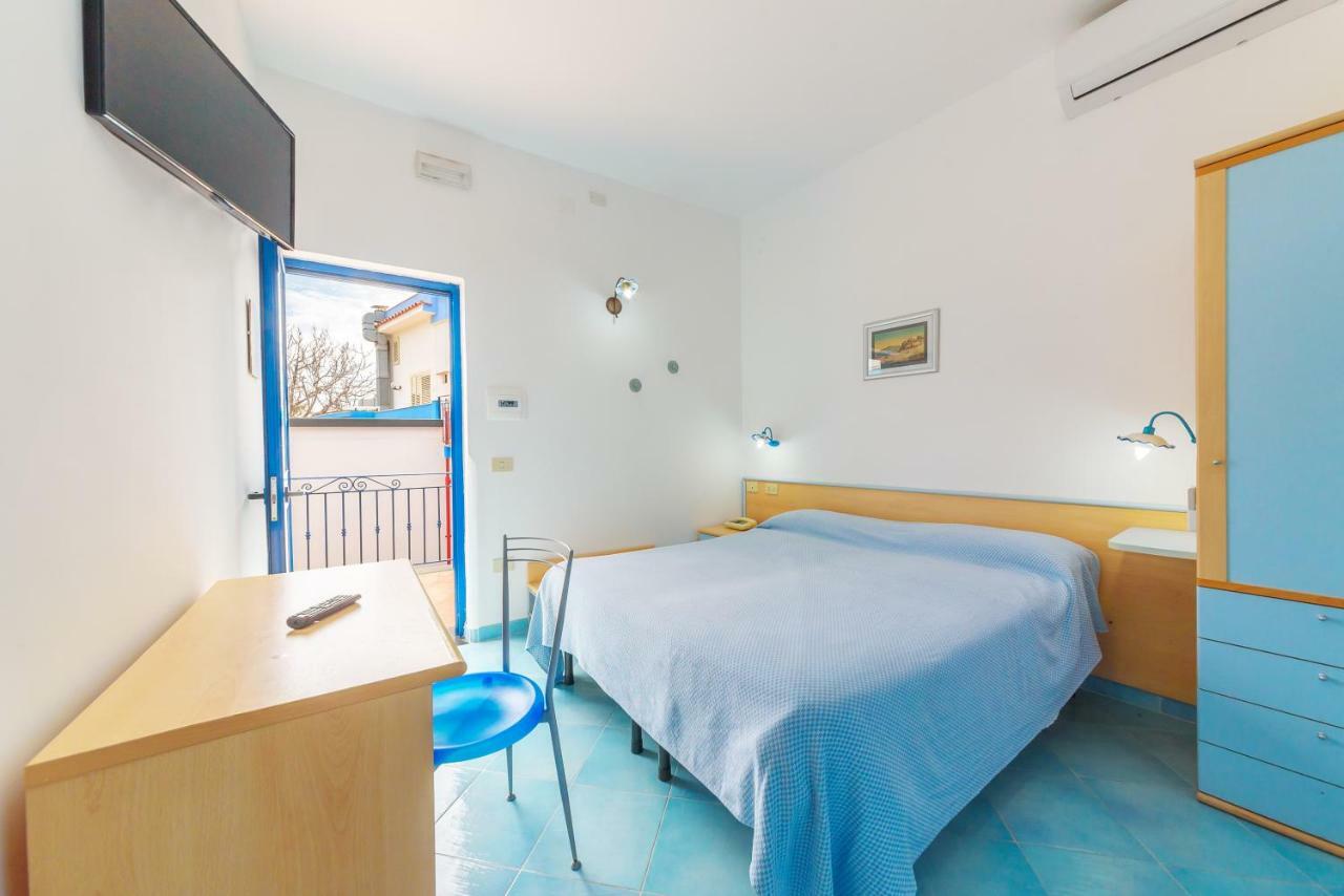 Hotel Celeste Procida Exteriör bild