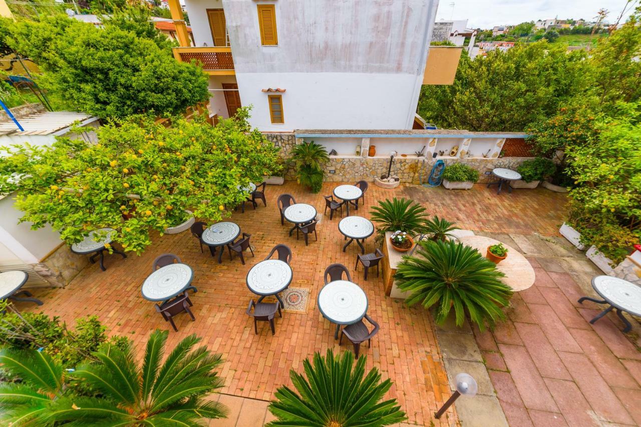 Hotel Celeste Procida Exteriör bild